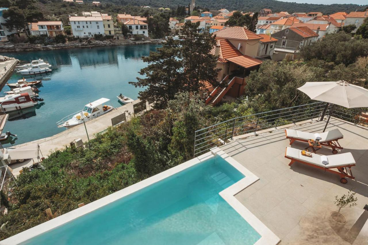 Sol Luxury Residence Near The Beach With Shared Heated Pool Божава Екстер'єр фото