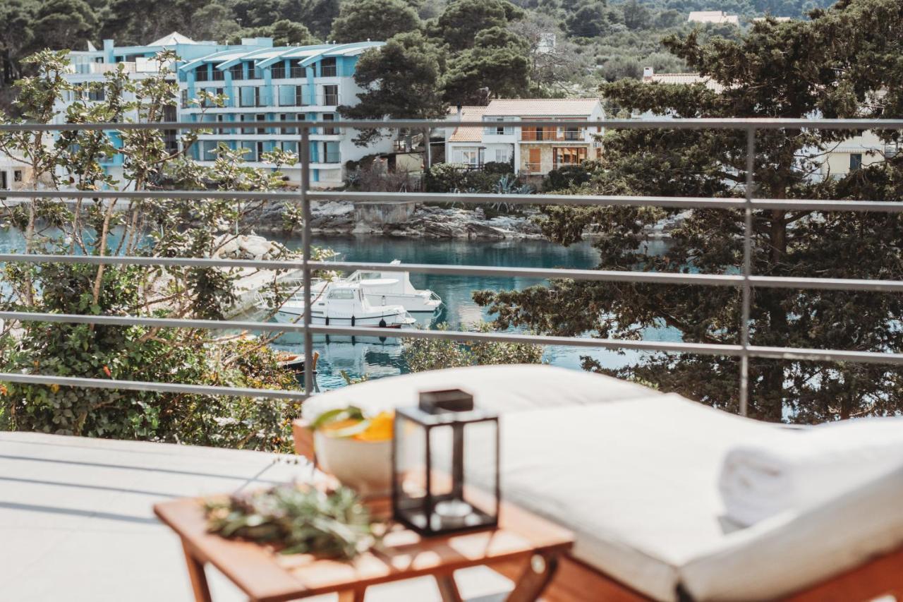 Sol Luxury Residence Near The Beach With Shared Heated Pool Божава Екстер'єр фото